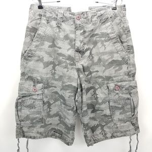 Smoke Rise Camo Cargo Grey Shorts Men's Size 32